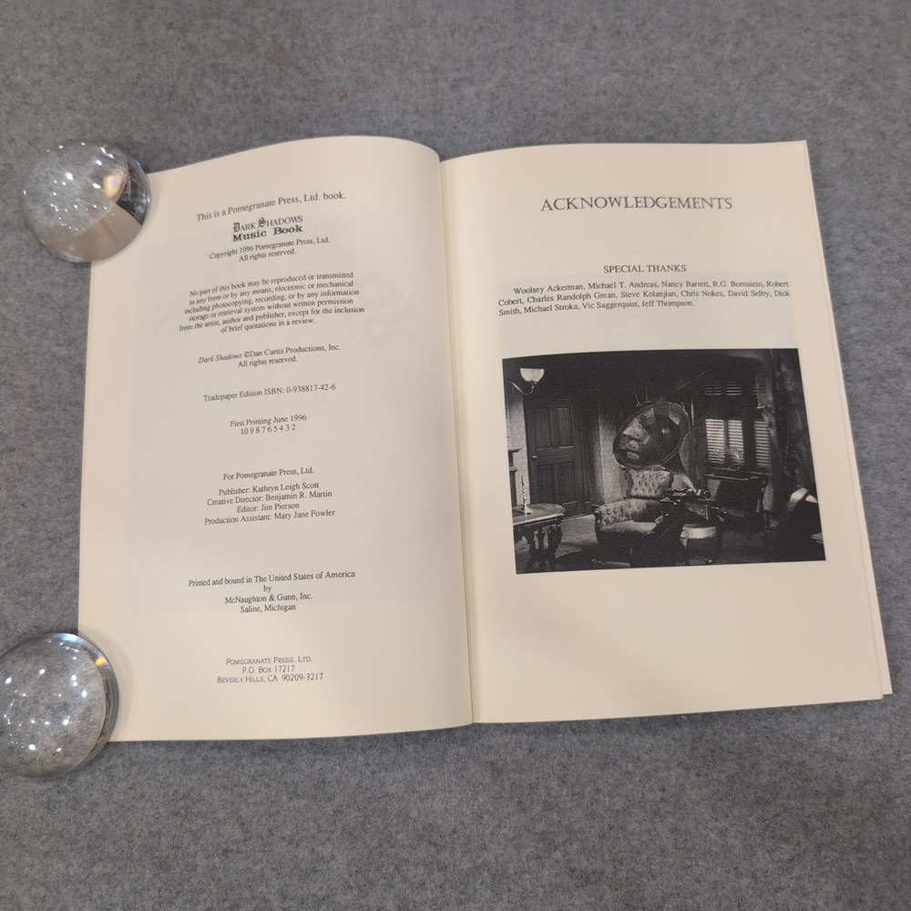 Dark Shadows Music Book Robert Cobert TV Series Film Sheet Music 1996 First Prt - Picture 3 of 3